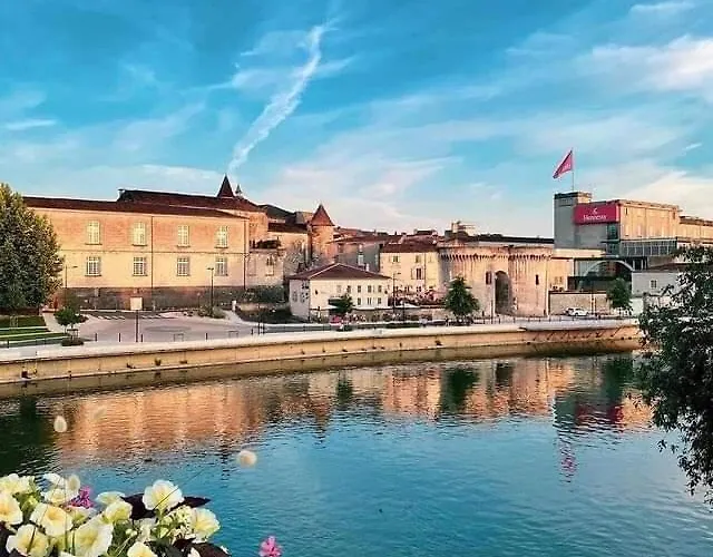 Le Douillet #centre #100m Des Quais Apartment