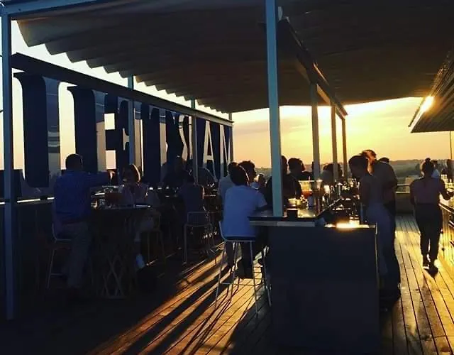 Le Douillet #centre #100m Des Quais