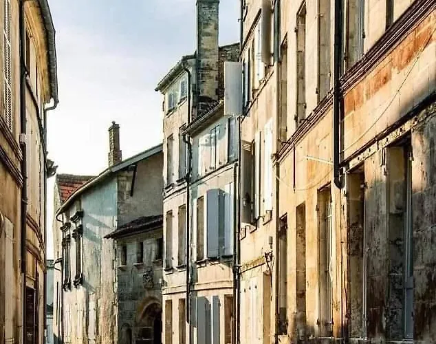 Le Douillet #centre #100m Des Quais Cognac